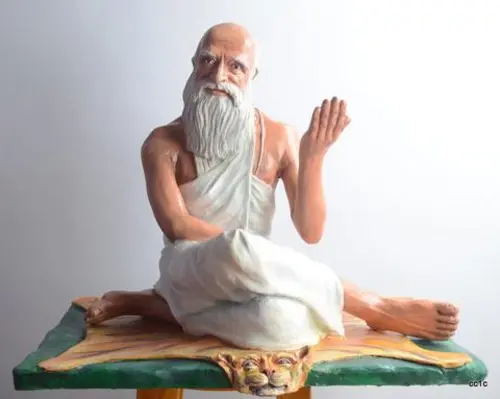 Full figure sculpture